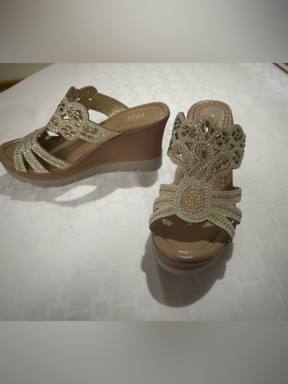 Tinstree Champagne Gold Beaded Sparkly Platform Wedge Sandals 5